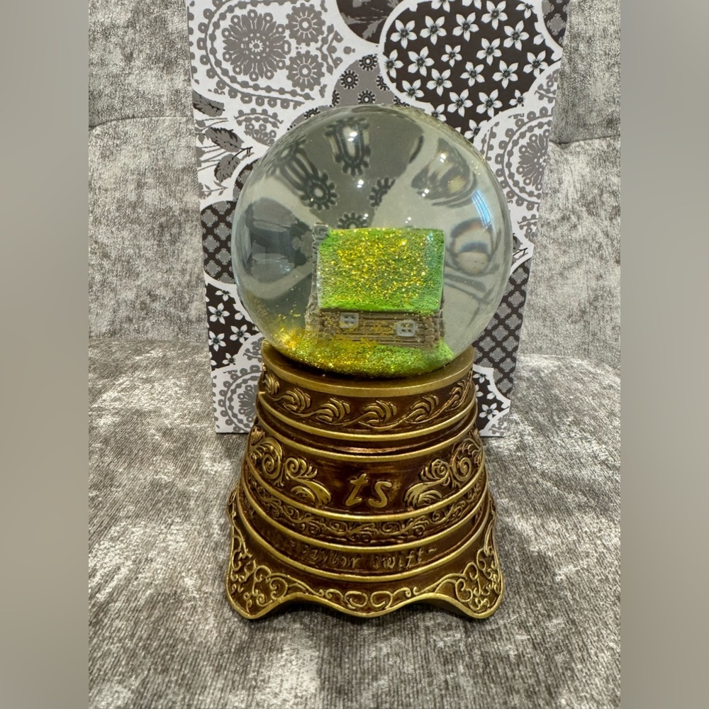 Taylor Swift folklore Cabin Snow Globe NIB